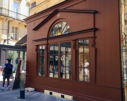 Devanture rue des Ayres